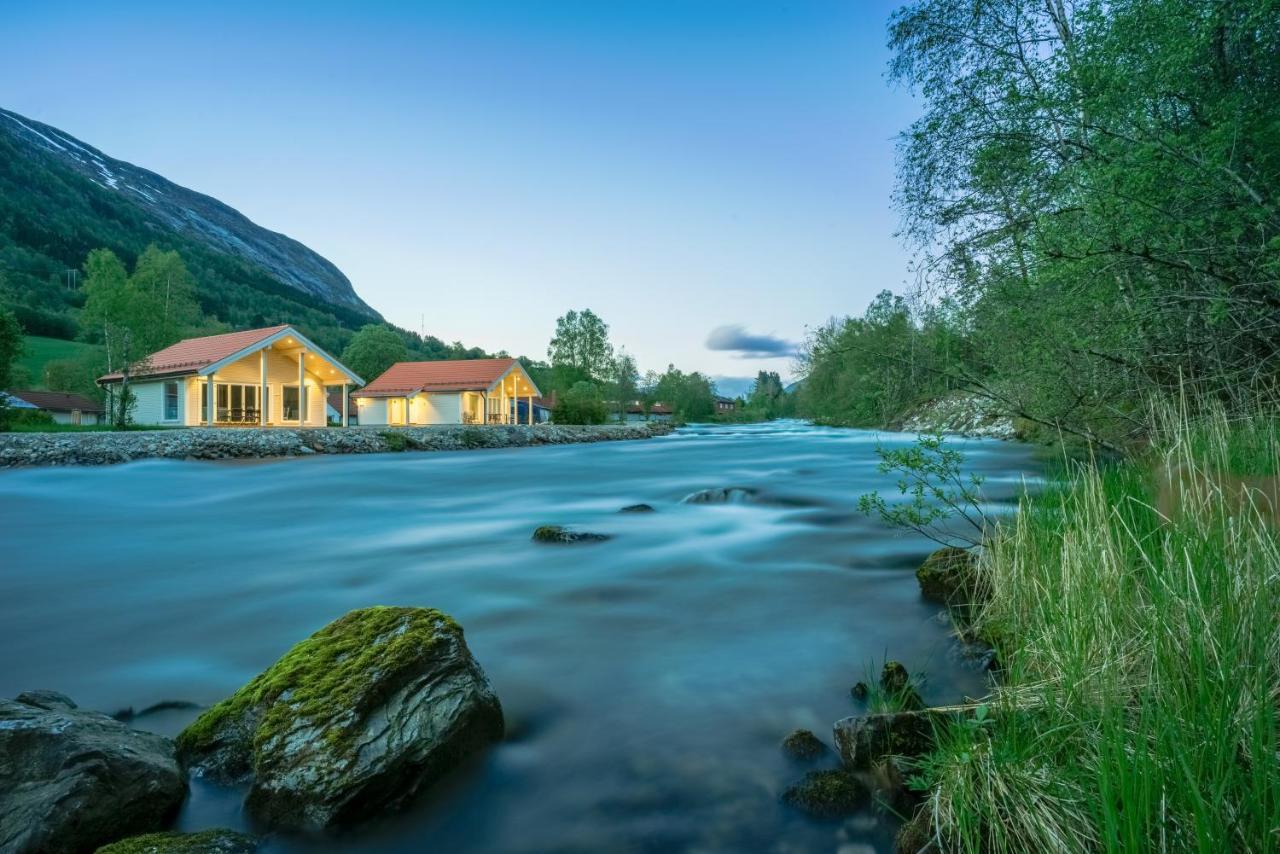 Jolstraholmen Camping Og Hytter Vassenden Kültér fotó