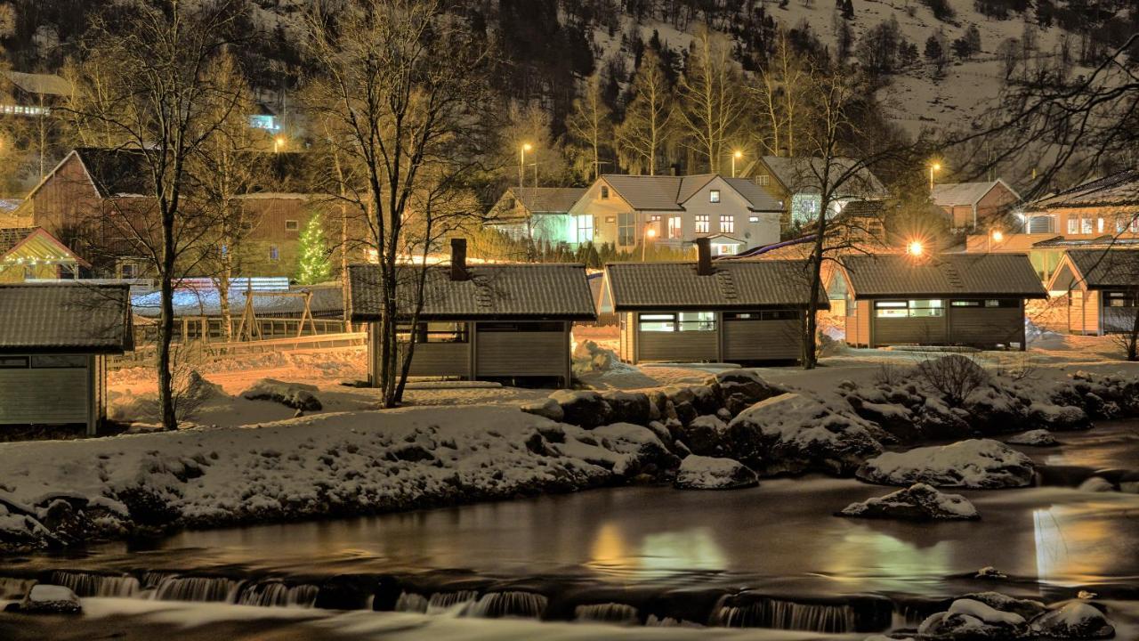 Jolstraholmen Camping Og Hytter Vassenden Kültér fotó