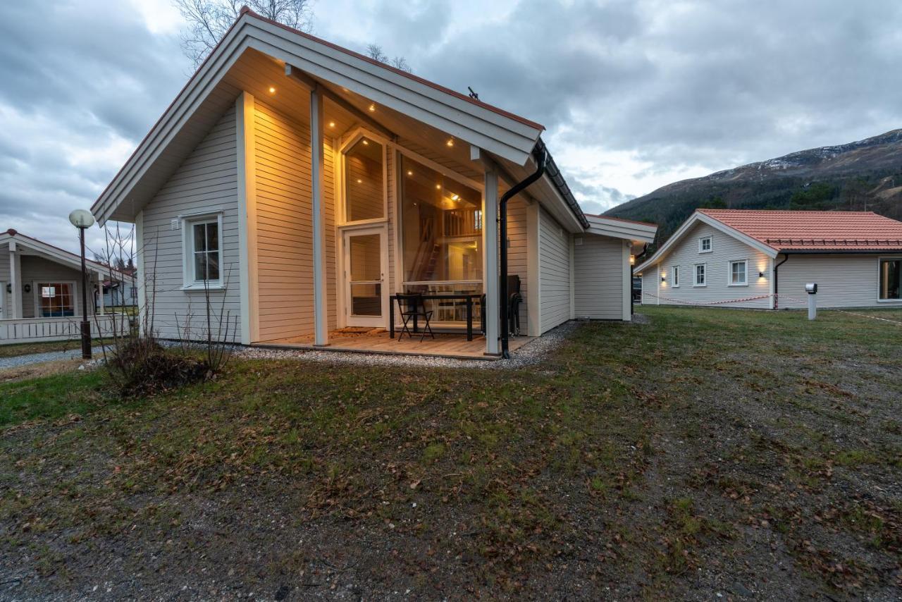 Jolstraholmen Camping Og Hytter Vassenden Kültér fotó